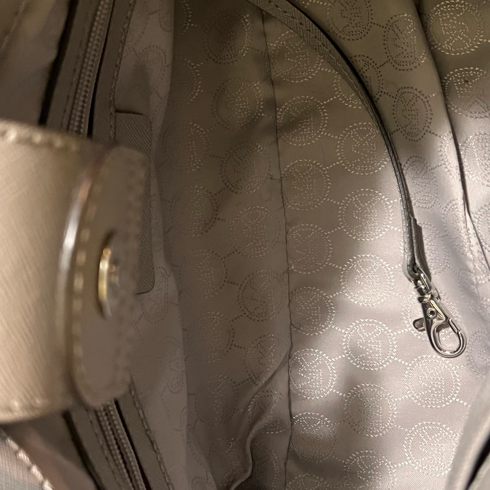 Michael Kors Hamilton Micro Stud Center Stripe Pearl Grey Leather Handbag - Picture 6 of 15